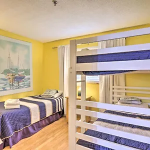 Coastal Hilton Head With Pool Access! Apartment